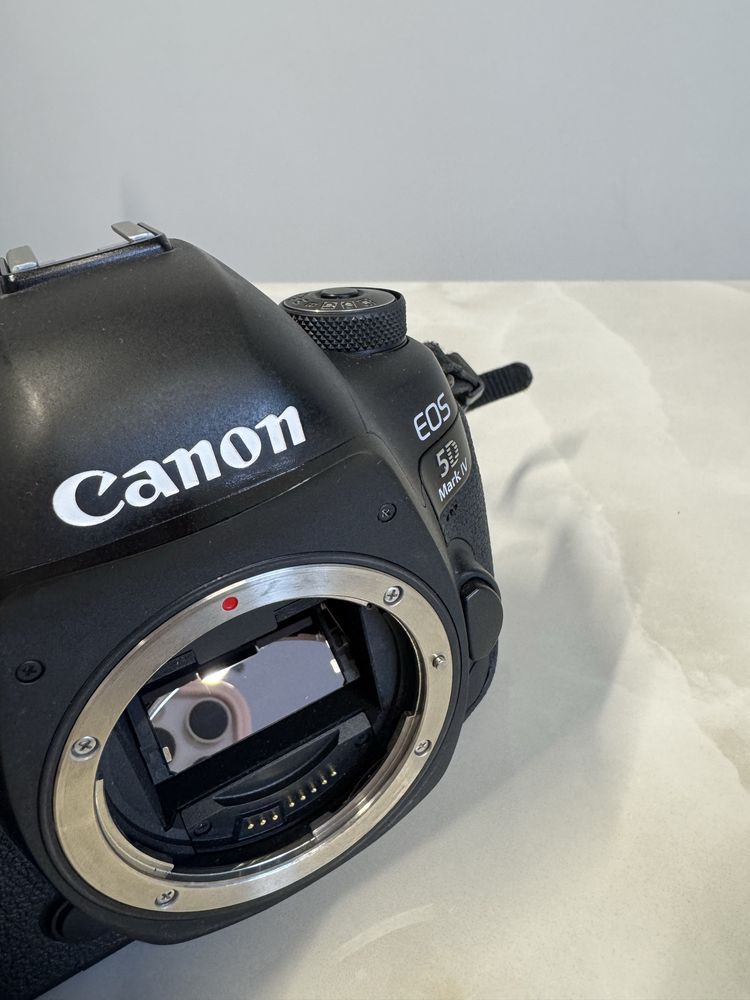 Фотопарат Canon mark 4