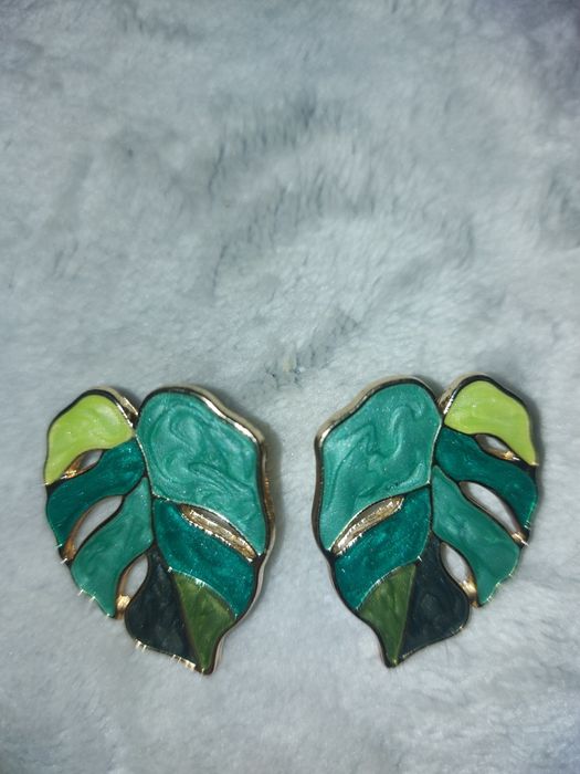 Oryginalne  kolczyki w kształcie liści na sztyfty