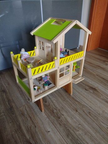 Drewniany domek z akcesoriami dla dzieci sprzedam