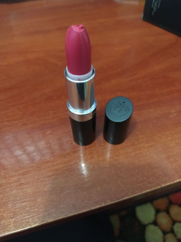 Помада Rimmel Lasting Finish