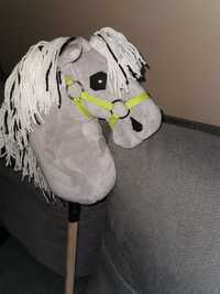 Koń hobby horse siwy