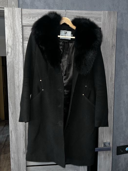 Зимове пальто з хутром песця 46р.