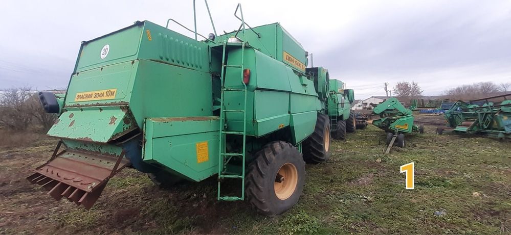 Комбайн Дон 1500Б в робочому стані