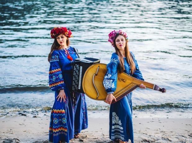 Бандура, баян, кавер група, жива музика, музиканти, народні інструмент