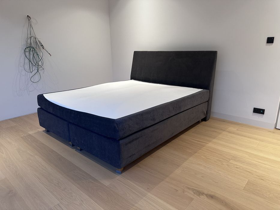 Łóżko kontynentalne HILDING 180 ciemno szare