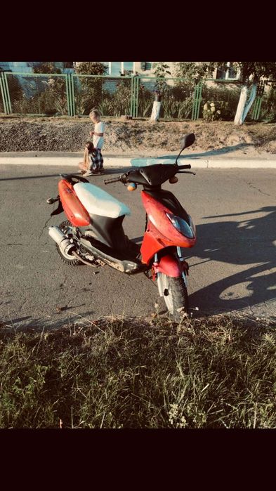 Defiant продаж скутера