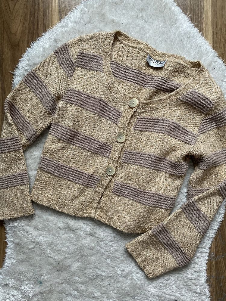 sweter w paski zapinany na guziki