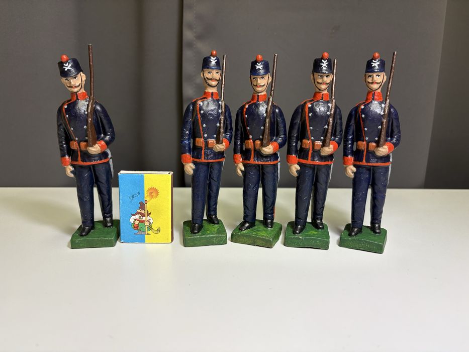 Продаются фигурки солдат  (Elastolin Hausser Lehrmittel)