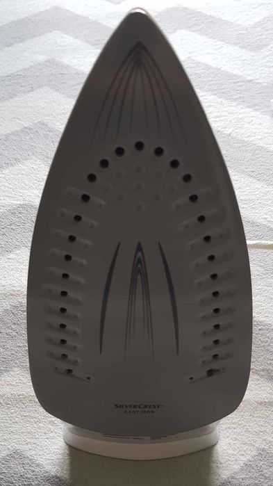 Żelazko parowe SILVERCREST SDB 2400 F4 ceramiczne.