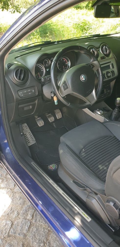 Alfa Romeu 1300 diesel com 148000 km com pintura  como se confirma