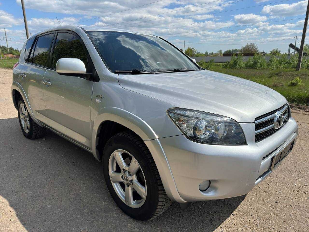 Toyota RAV4 2009 рік