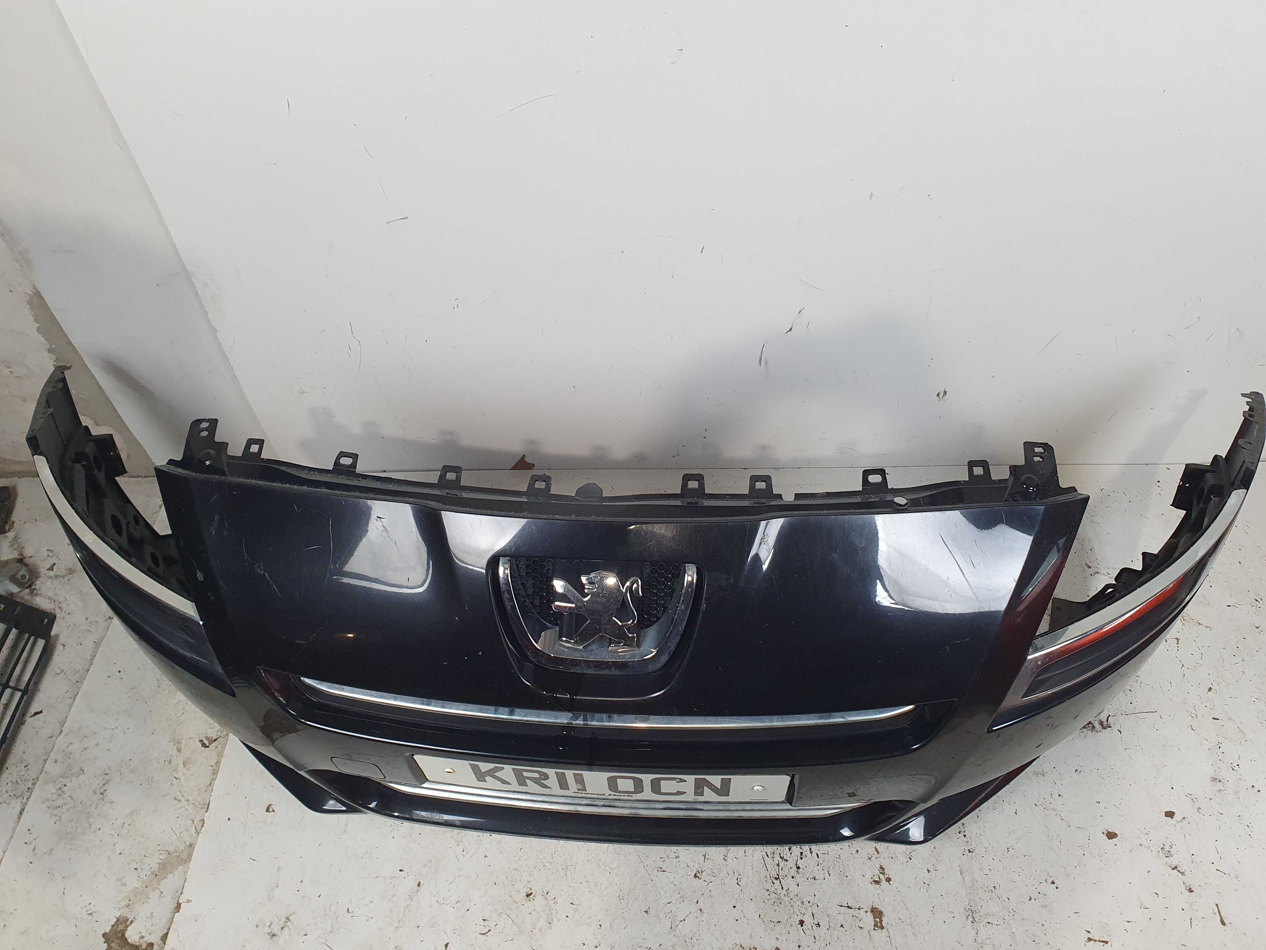 Peugeot 5008 zderzak przedni przód.