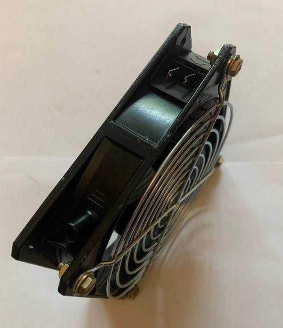 Продам осевой вентилятор ETRI 98 XH 01 81 / 000