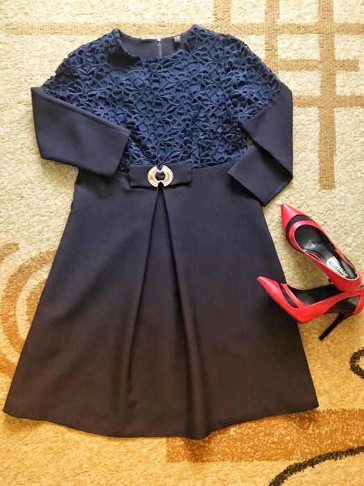 Платье нарядное и очень качественное