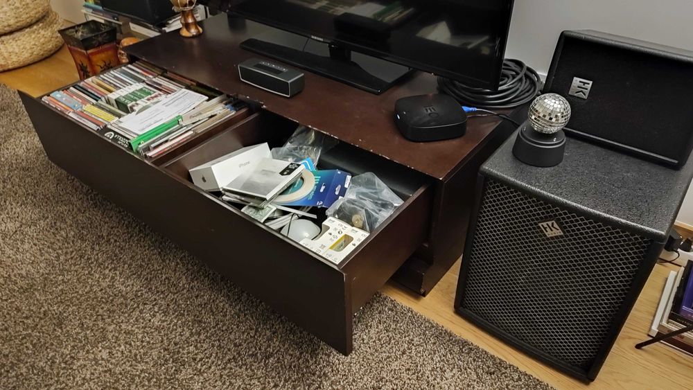 3 móveis de sala - Aparador, móvel de tv e mesa de apoio