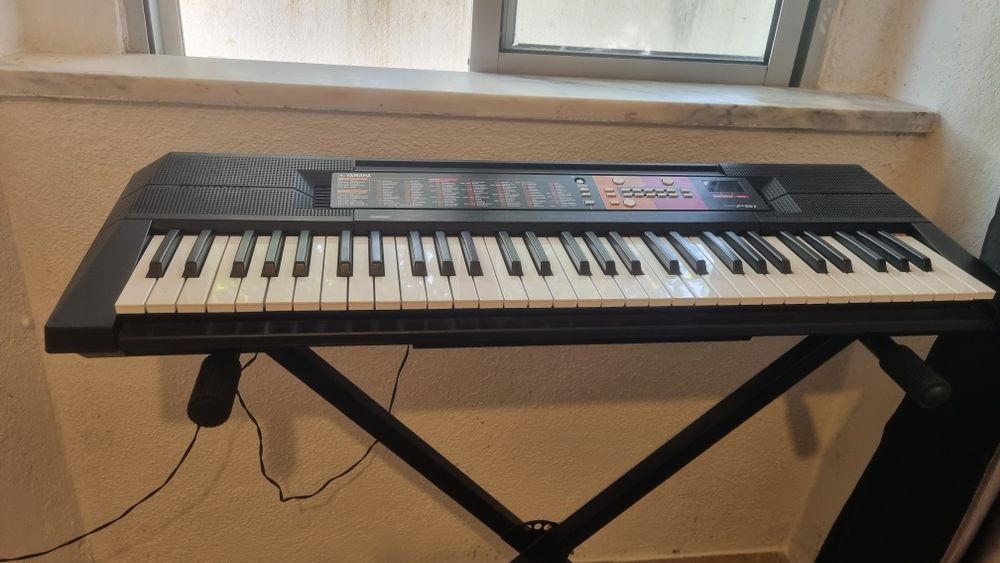 Teclado Yamaha ótimo estado
