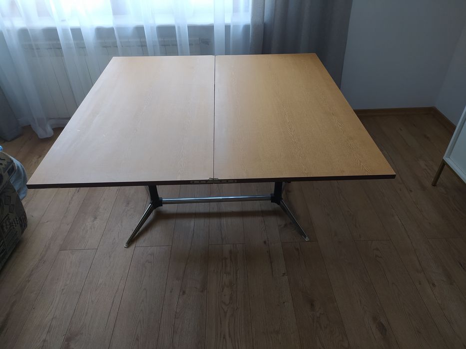 Sprzedam rozkładany stół