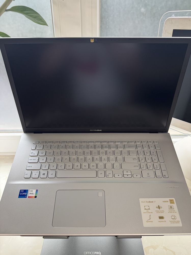 Ноутбук ASUS VivoBook 17 K712EA i7-1165G7, 16GB DDR4 RAM, 1TB PCIe SSD