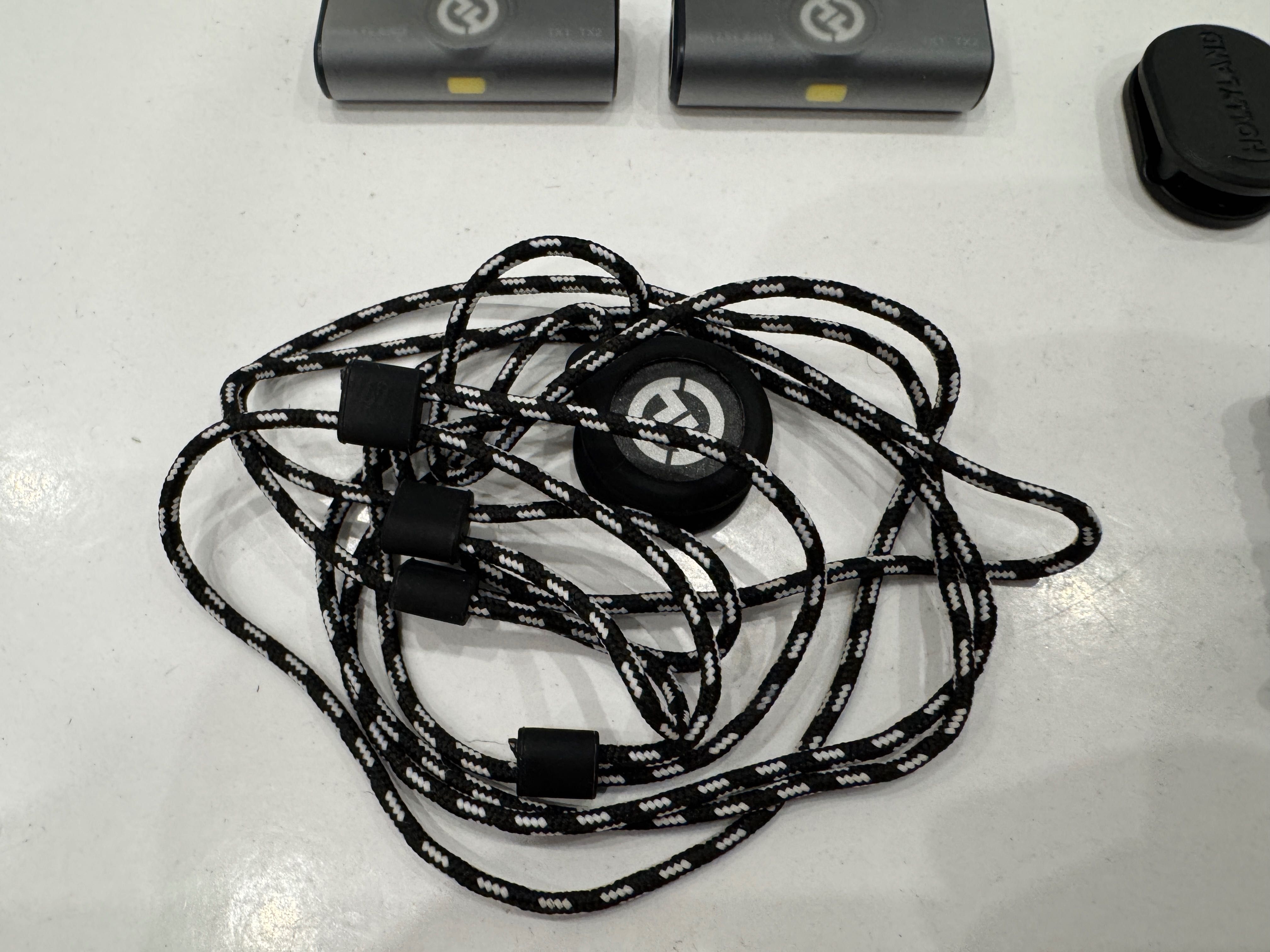 Hollyland Lark M2 USB-C Lightning Combo окремі частини для мікрофону