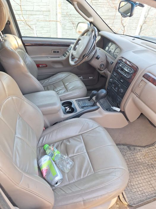 Fotele skórzane boczki wnętrze jeep wj 4.7