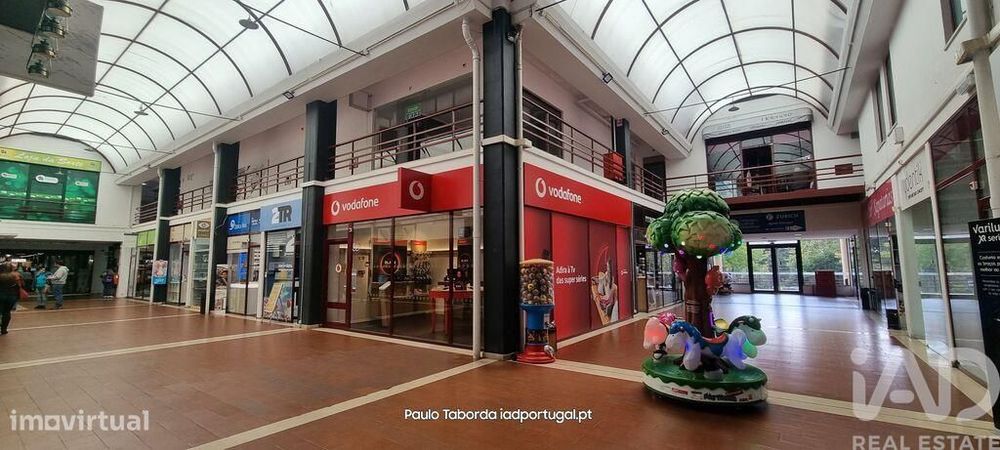 Loja / Estabelecimento Comercial em Sé e São Lourenço de 97,00 m2