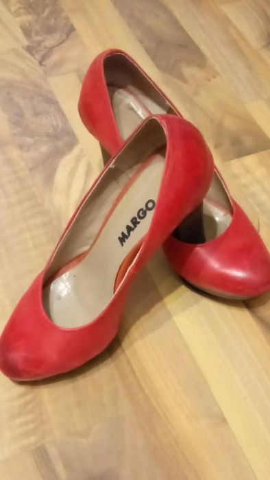 Buty damskie czerwone ze skóry roz. 38