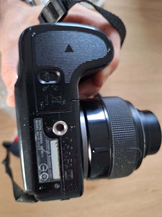 Aparat Olympus SP-570UZ, zoom 20x