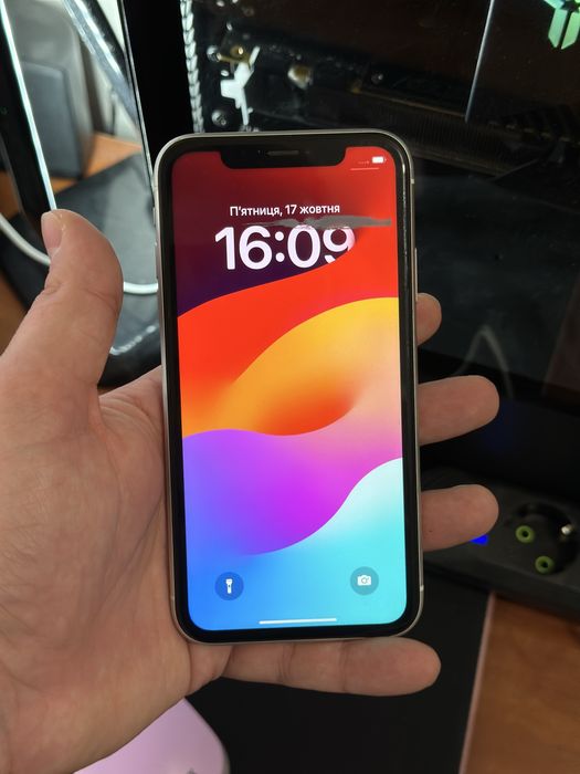 Apple iPhone XR 128Gb White Neverlock