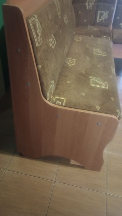 Do sprzedania narożnik kuchenny używany i 2 taborety