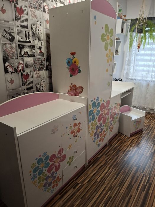 Zestaw mebli dla dziewczynki