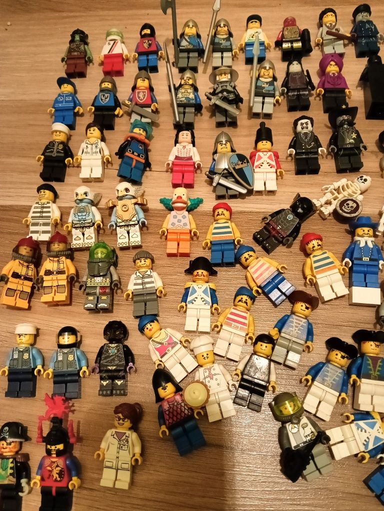 LEGO figurki mix z lat 90 i nowsze