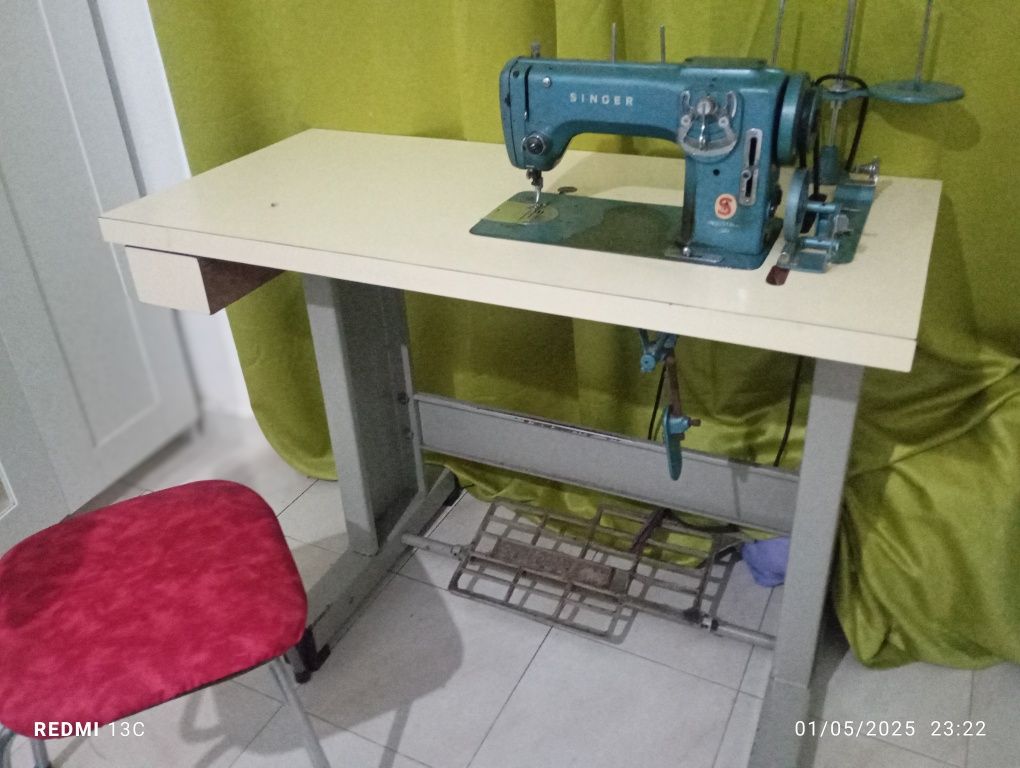 Máquina de custura industrial