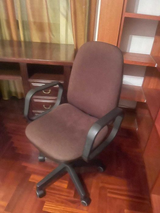 Secretaria e cadeira madeira maciça