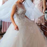 Неймовірна Весільна Сукня