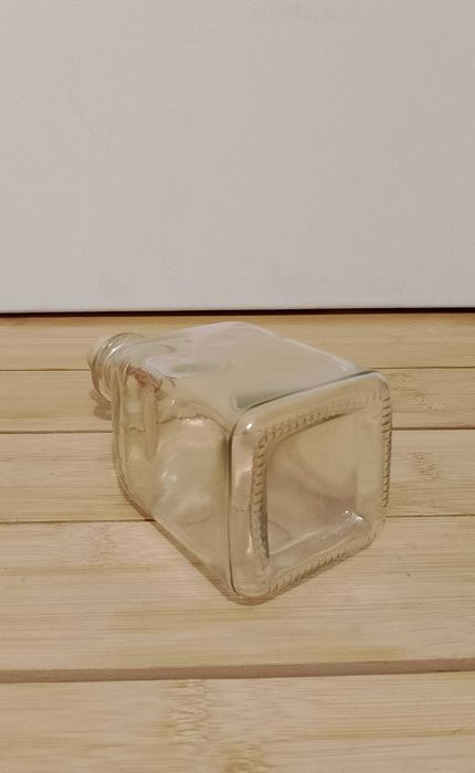 Butelka szklana z korkiem. 200 ml.