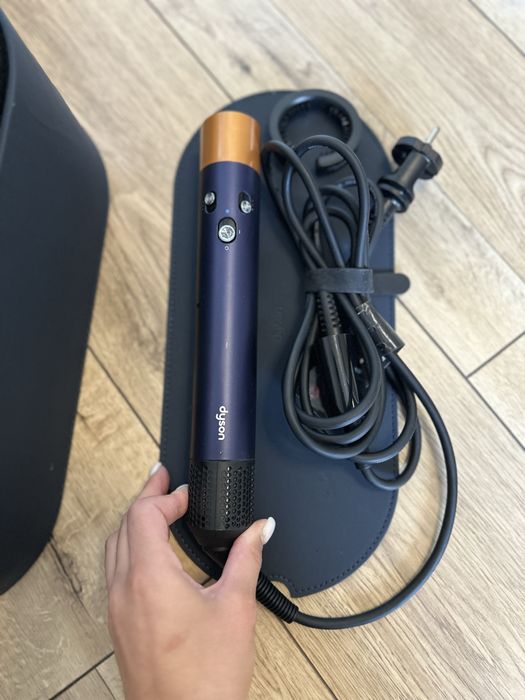 Dyson Airwrap стайлер
