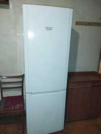 Холодильник двухкамерный Ariston Hotpoint со скидкой !уже  5000 гривен