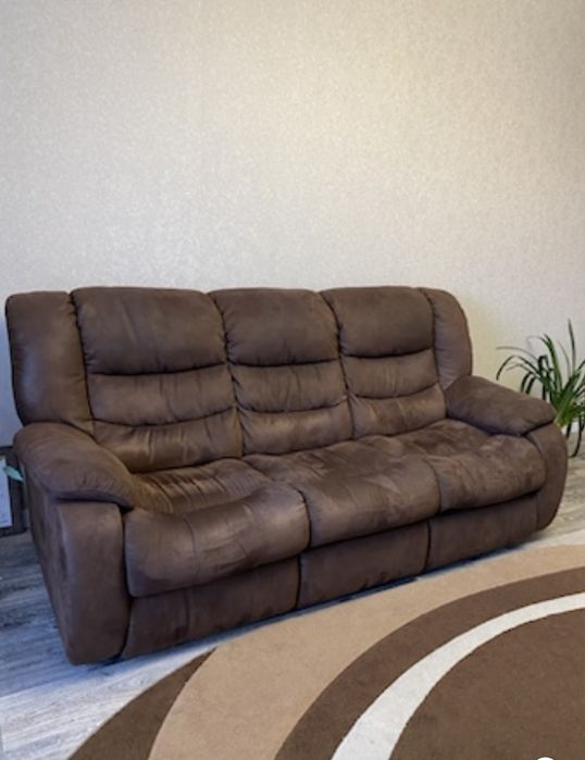 Диван / ліжко хороший стан