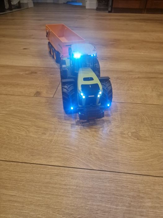 Zabawka zdalnie sterowana Claas Xerion 5000 SIKU 6799
