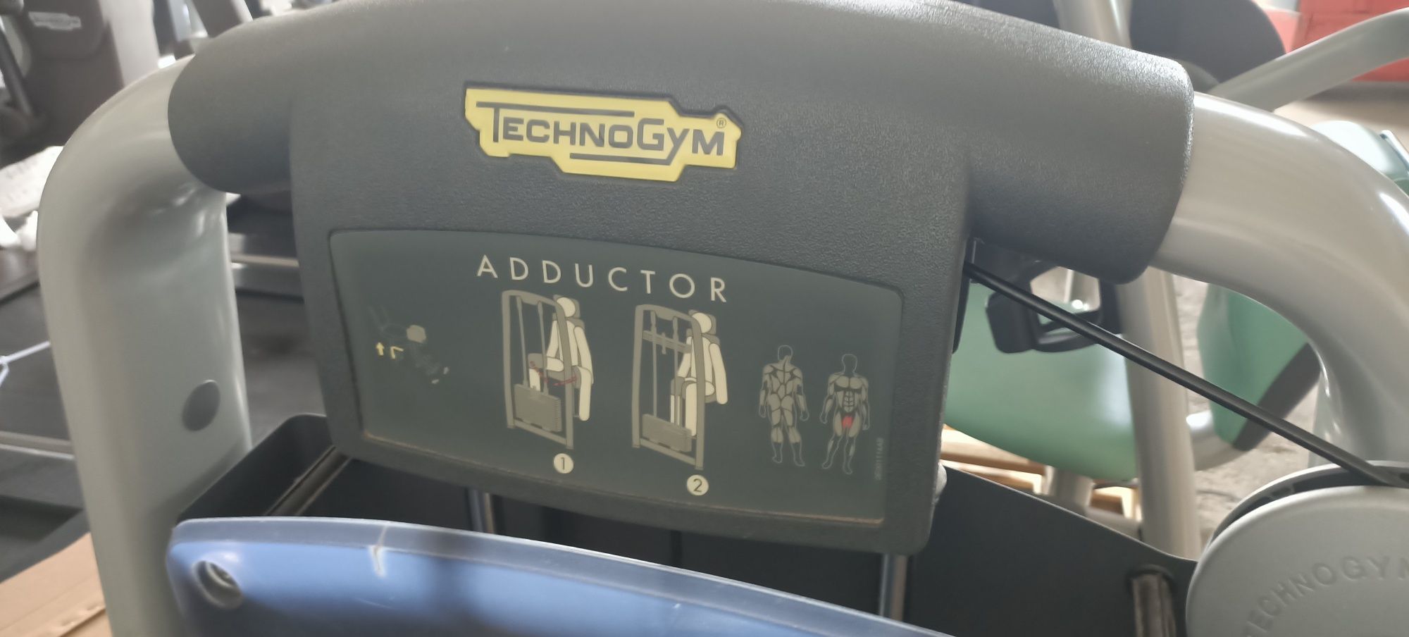 2 x Technogym selection Adductor i abductor