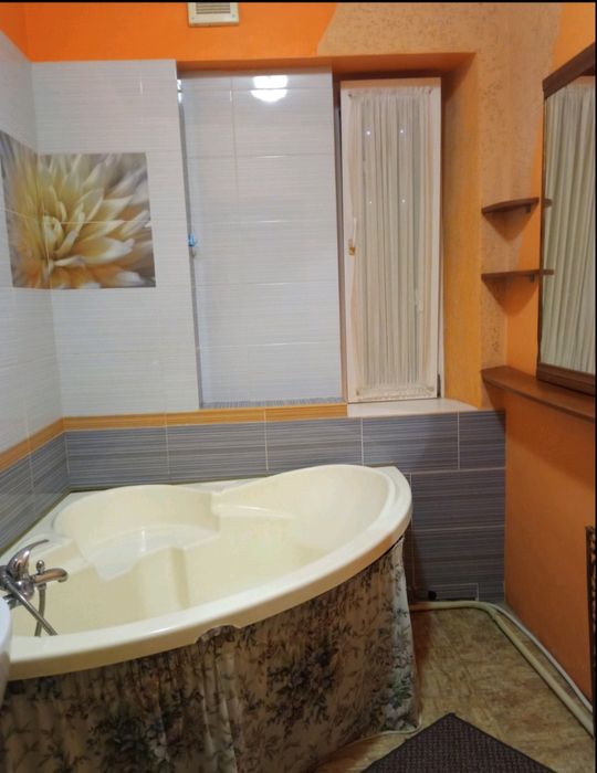 Здається  невеликий  будинок  Олександрівський район можна військовим