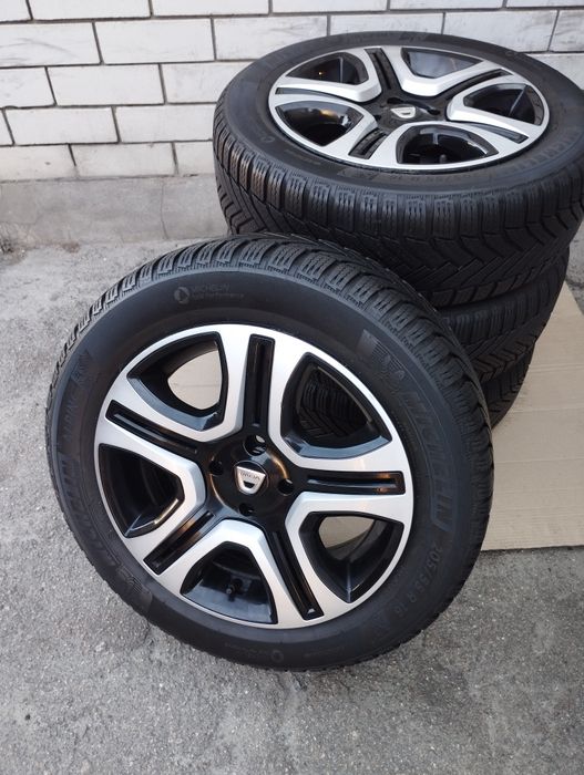 R16 4 100 диски Renault, Dacia в сборе с зимними шинами Michelin.
