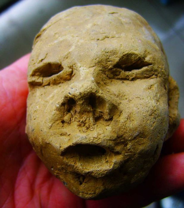 Tajemnicza Bardzo Stara Głowa z Kamienia Ciężka 11 cm/2kg z Afryki