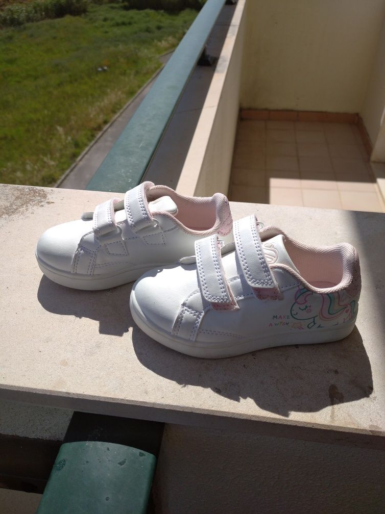 Sapatilhas da  Silver tamanho 24