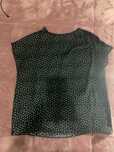 Blusa mulher Mango tamanho L preta às bolas brancas manga curta