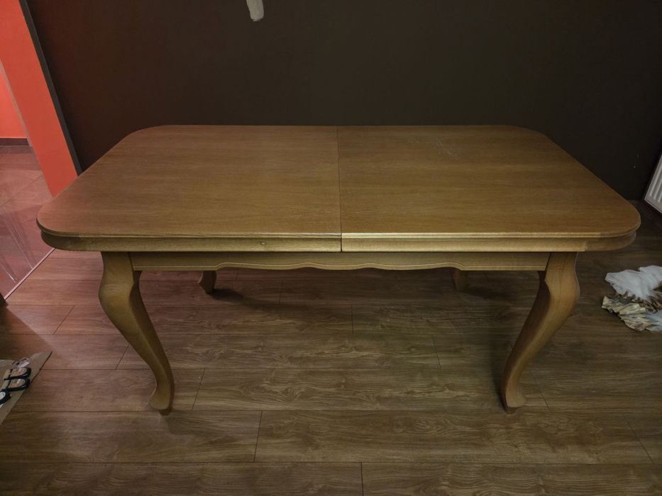 Duży stół rozkładany z litego drewna + 6 krzeseł – komplet jadalniany