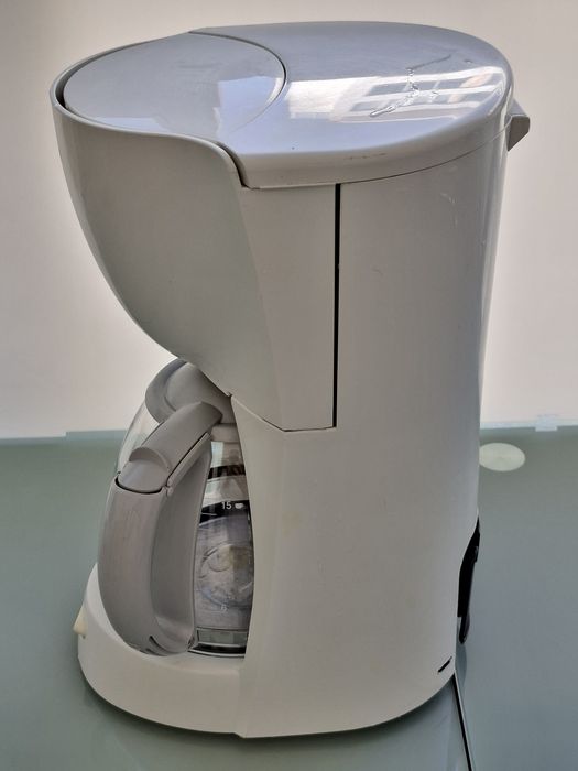 Maquina de Café de Filtro / Cafeteira, Bosch impecável