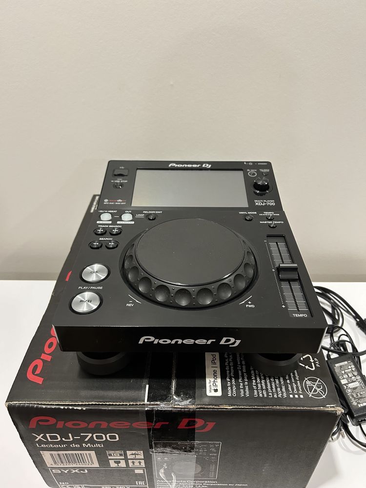 Пара дек Pioneer xdj 700