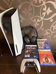 Konsola Sony playstation 5  z napędem . Słuchawki Sony . 3 gry