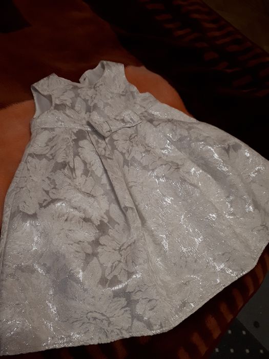 Sukienka idealna na Chrzciny